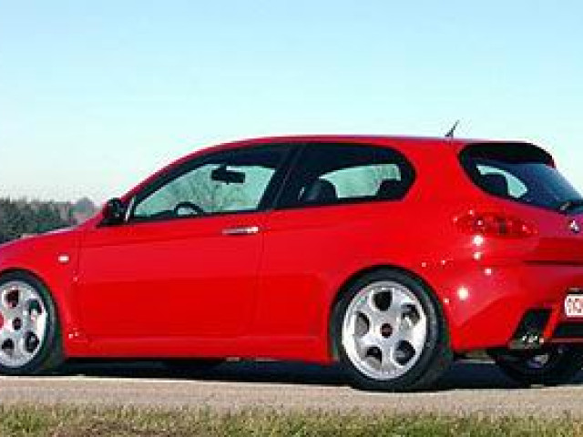 Alfa Romeo 147 GTA фото