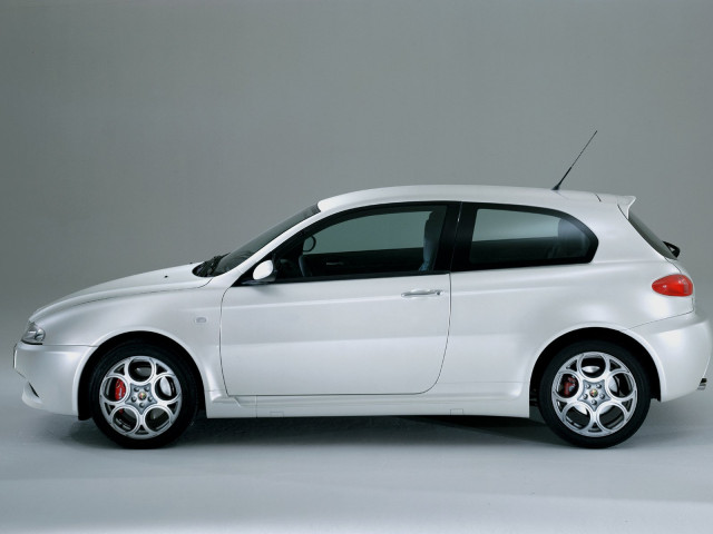 Alfa Romeo 147 GTA фото