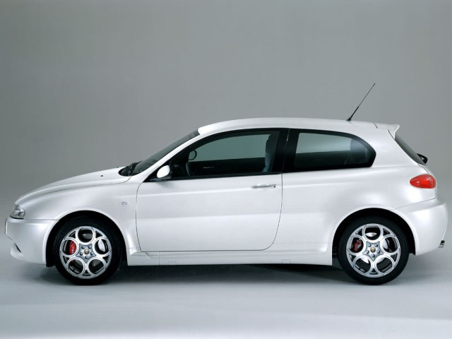 Alfa Romeo 147 фото