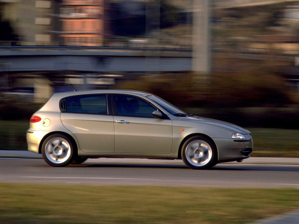 Alfa Romeo 147 фото 9061