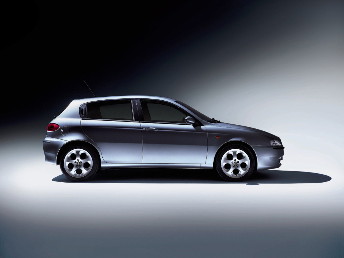 Alfa Romeo 147 фото 9075