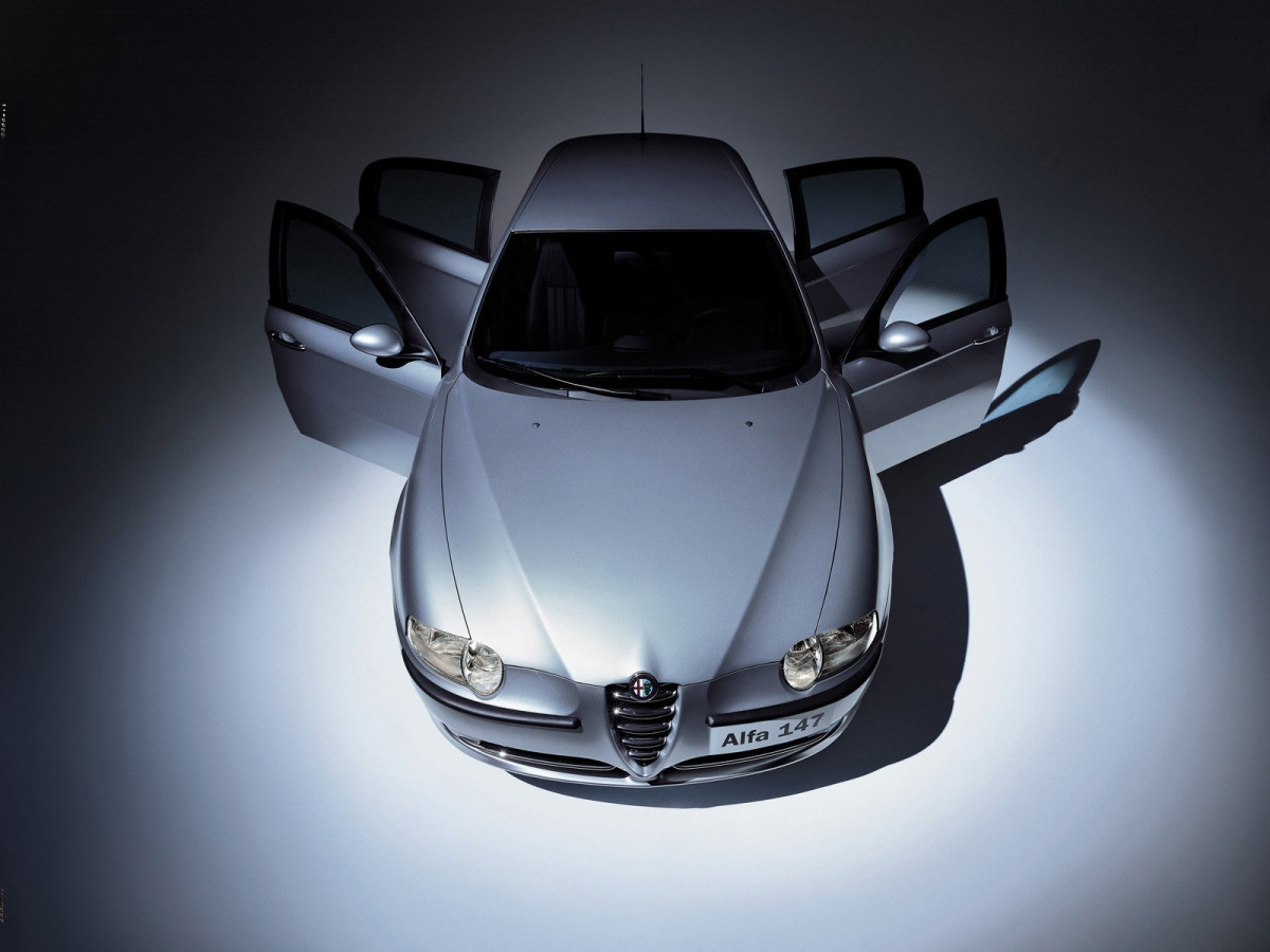 Alfa Romeo 147 фото 9076