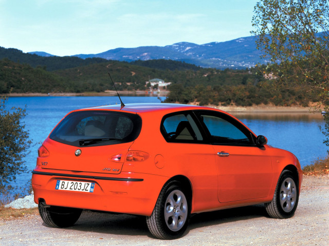 Alfa Romeo 147 фото