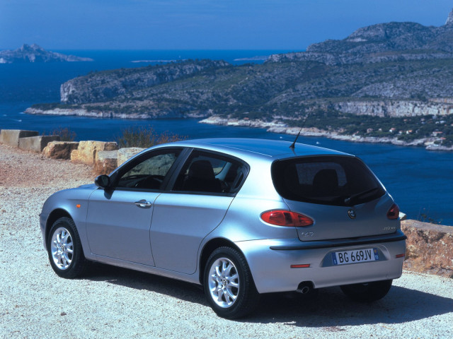 Alfa Romeo 147 фото