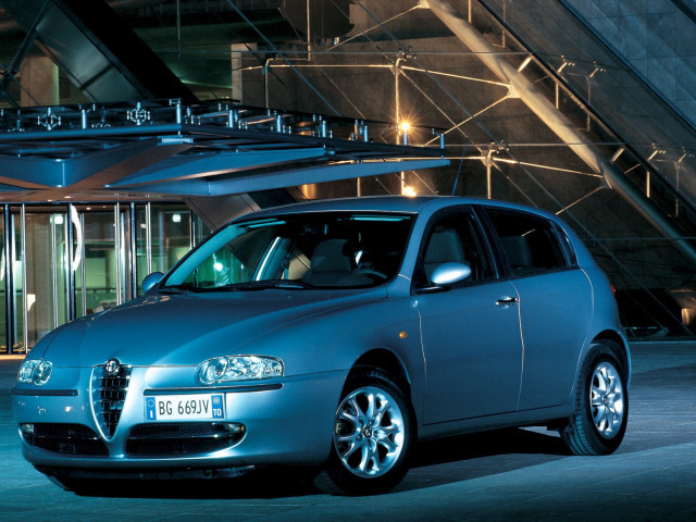 Alfa Romeo 147 фото