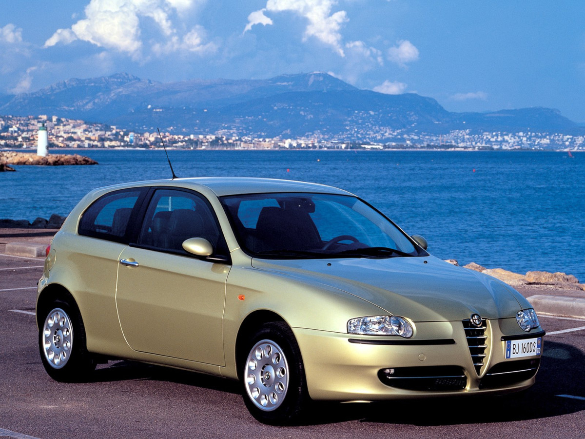 Alfa Romeo 147 фото 9096