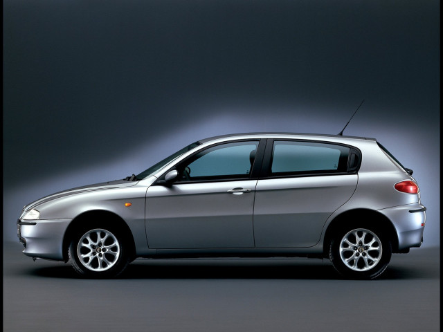 Alfa Romeo 147 фото