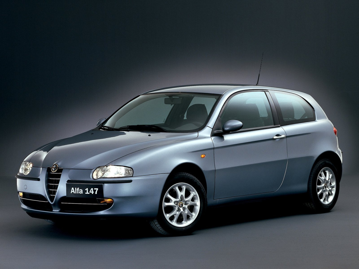 Alfa Romeo 147 фото 9102