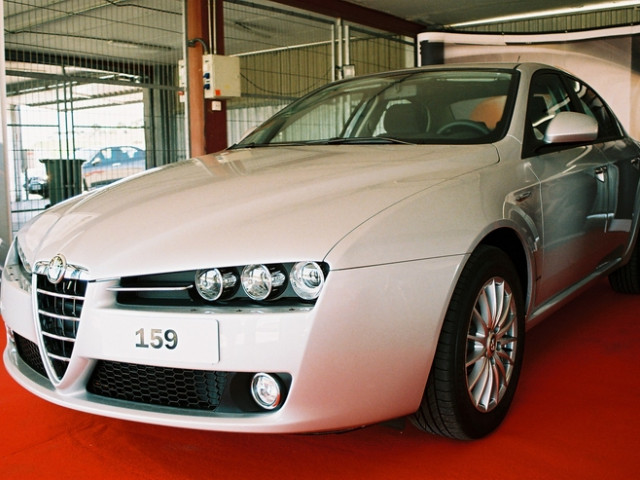 Alfa Romeo 159 фото