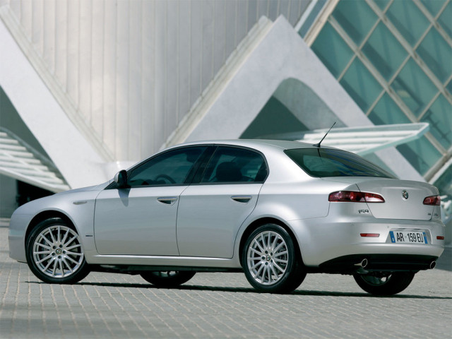 Alfa Romeo 159 фото