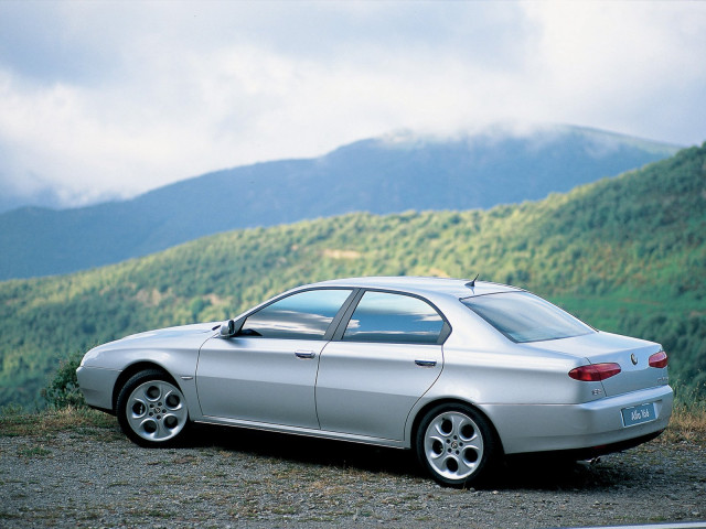 Alfa Romeo 166 фото