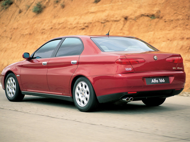 Alfa Romeo 166 фото