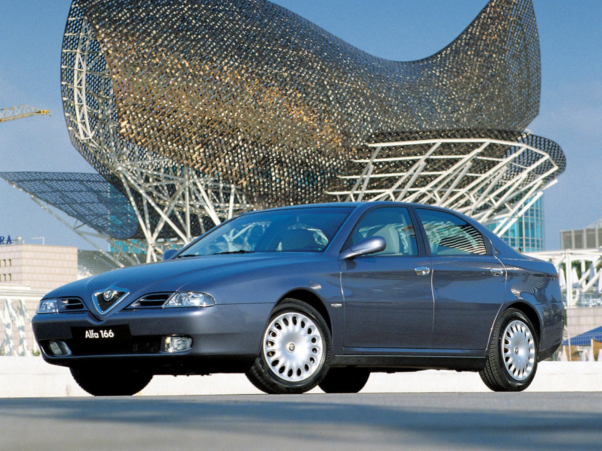 Alfa Romeo 166 фото 9216