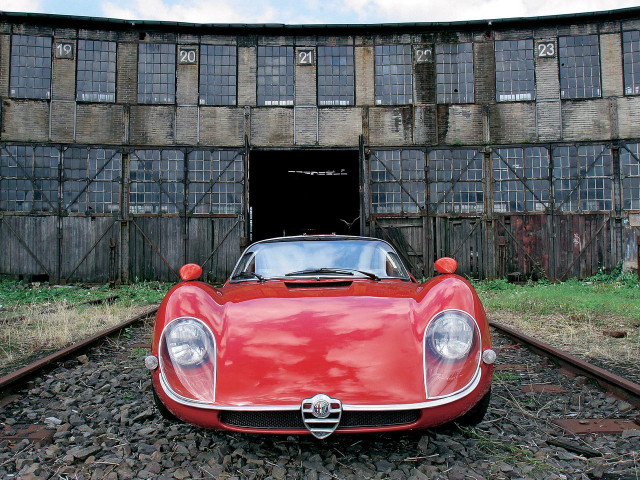 Alfa Romeo 33-2 Stradale фото