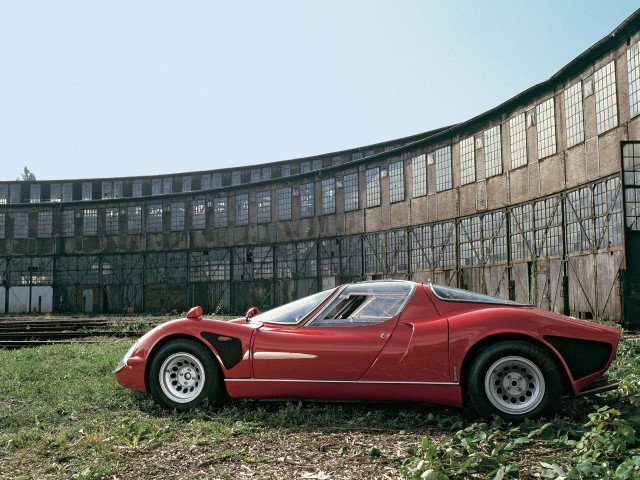 Alfa Romeo 33-2 Stradale фото