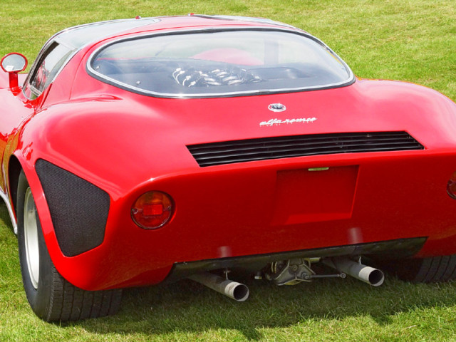 Alfa Romeo 33-2 Stradale фото