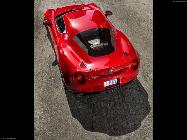 Alfa Romeo 4C Coupe US-Version фото