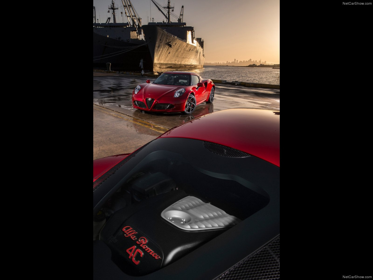 Alfa Romeo 4C Coupe US-Version фото 126712