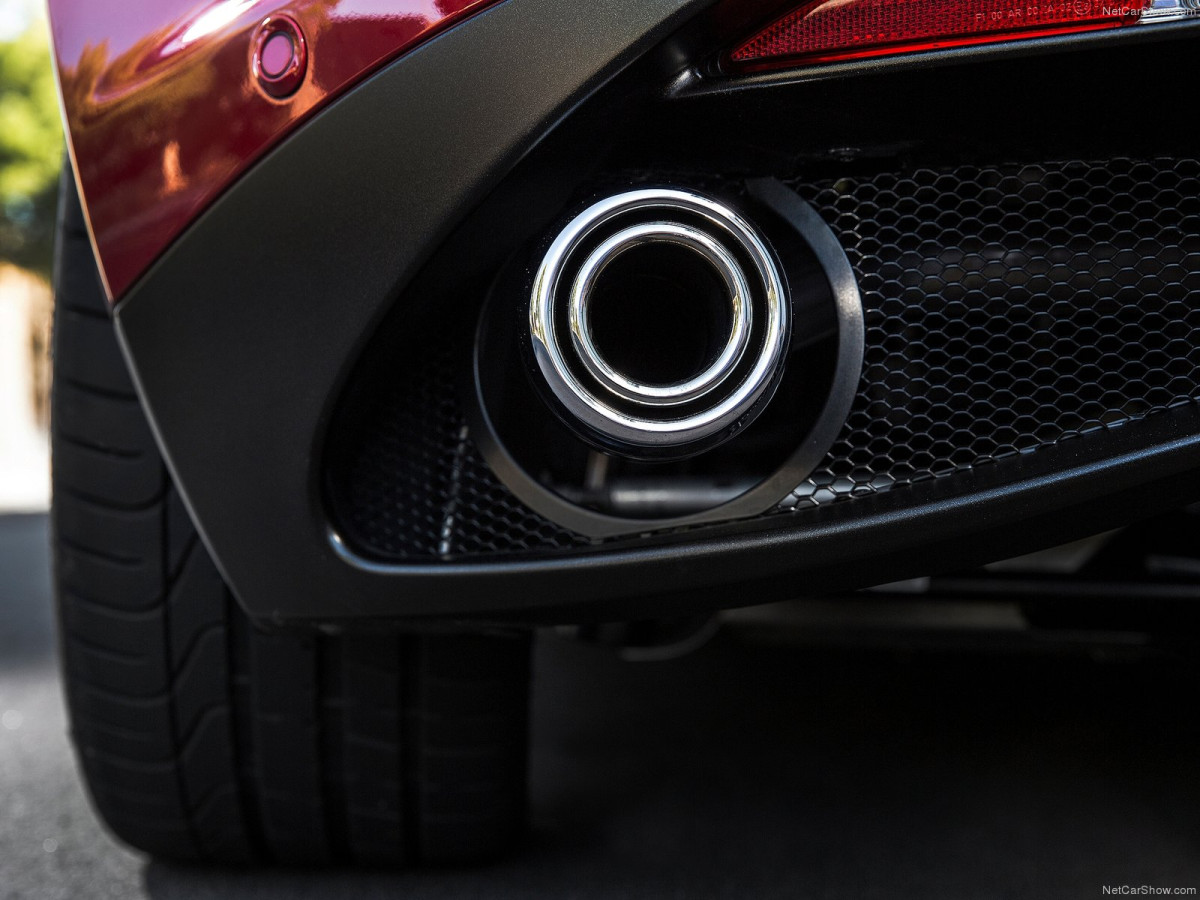 Alfa Romeo 4C Coupe US-Version фото 126716