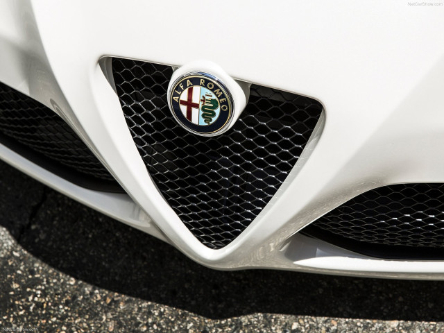 Alfa Romeo 4C Coupe US-Version фото