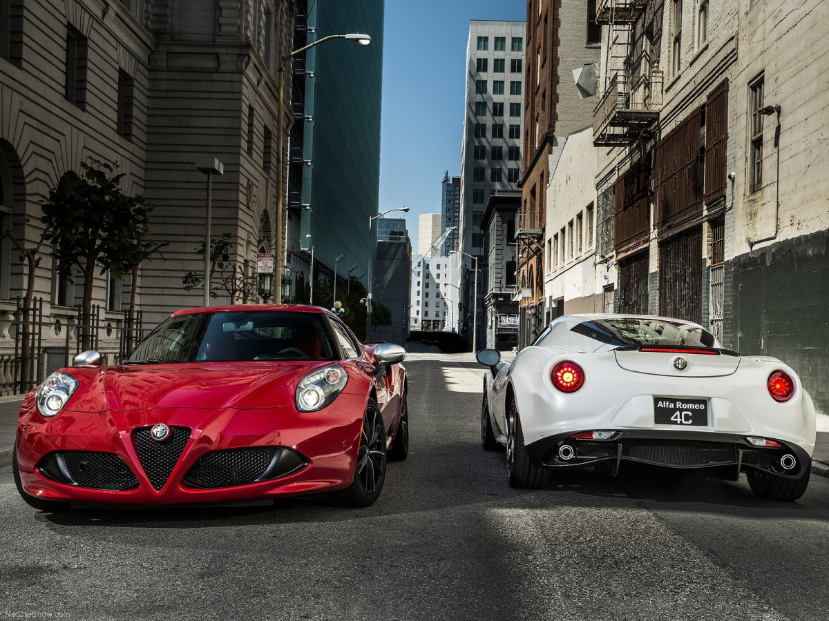 Alfa Romeo 4C Coupe US-Version фото 126742