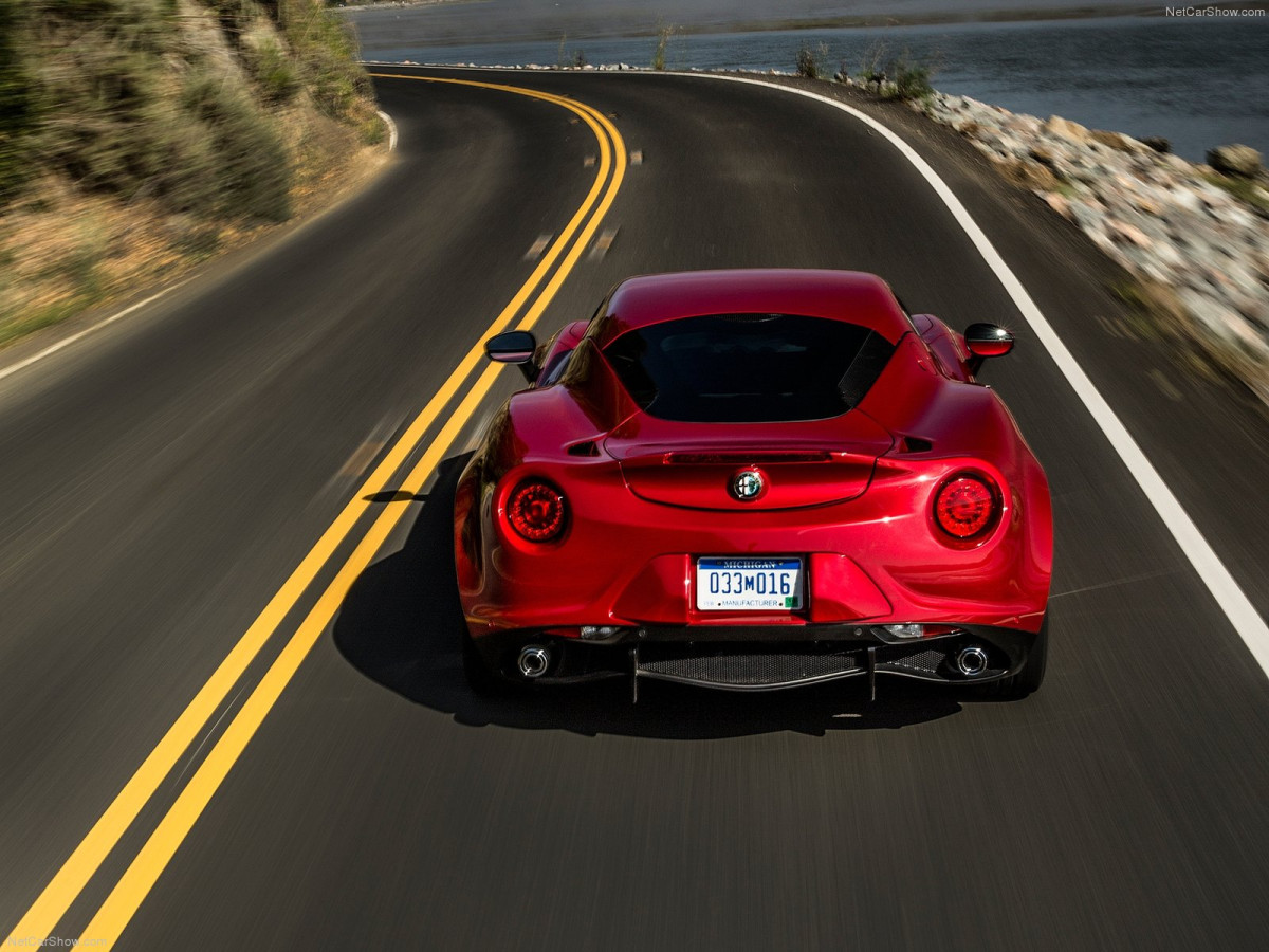 Alfa Romeo 4C Coupe US-Version фото 126753