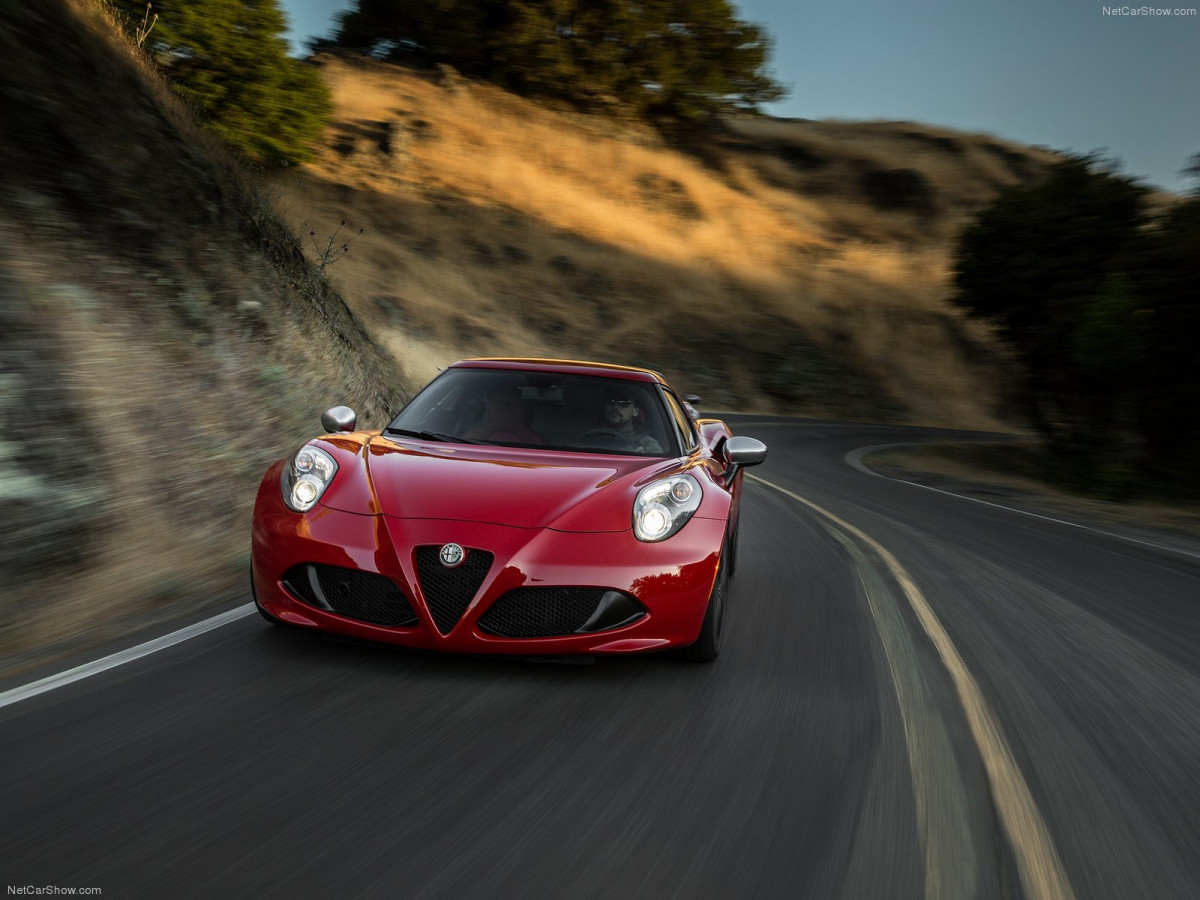 Alfa Romeo 4C Coupe US-Version фото 126757