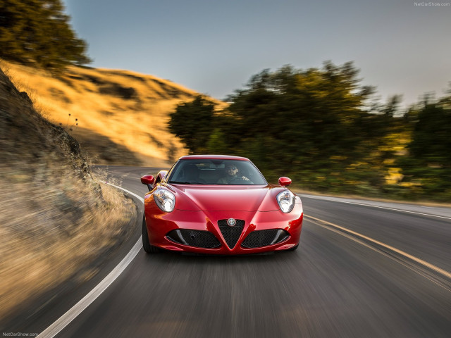 Alfa Romeo 4C Coupe US-Version фото