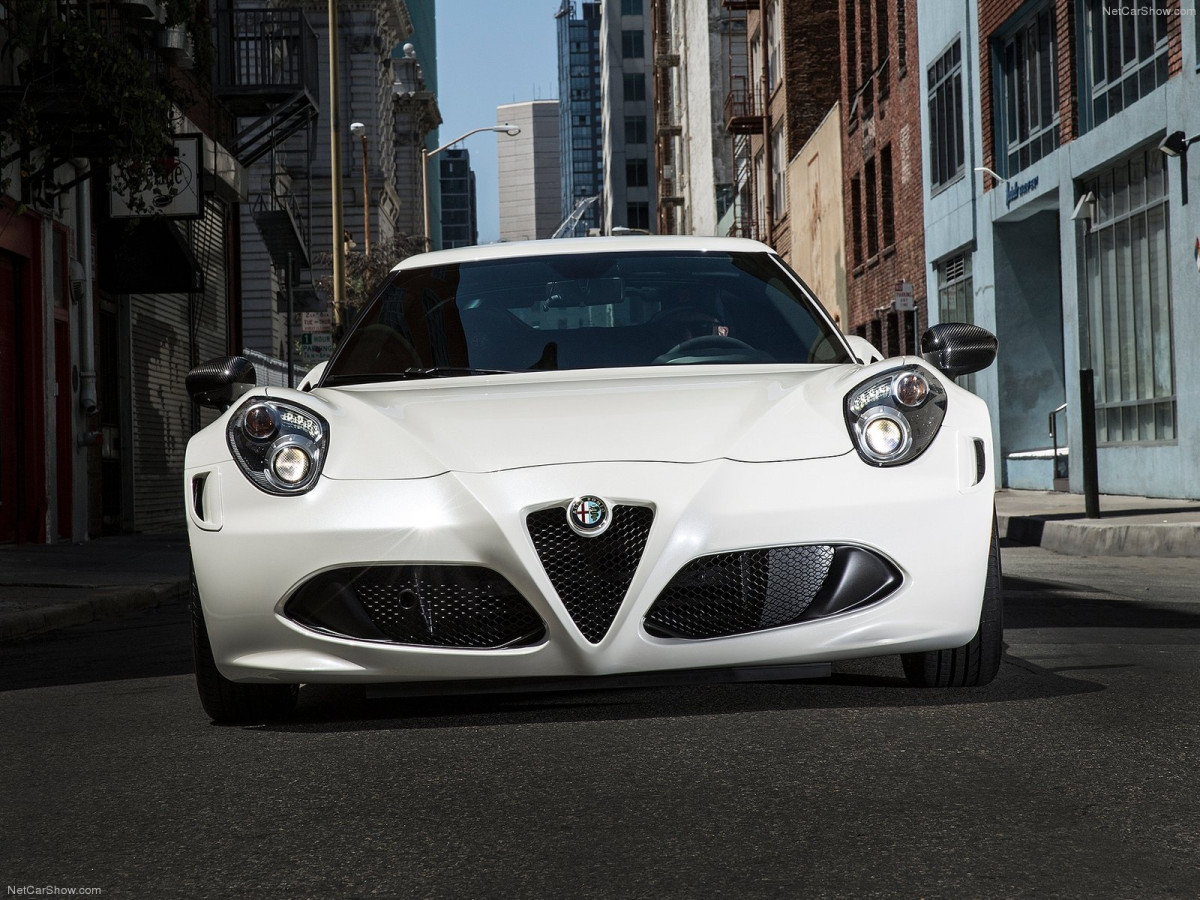 Alfa Romeo 4C Coupe US-Version фото 126767