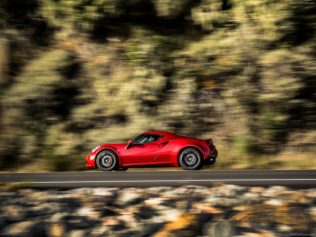 Alfa Romeo 4C Coupe US-Version фото