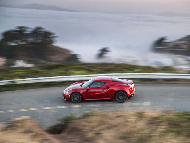 Alfa Romeo 4C Coupe US-Version фото