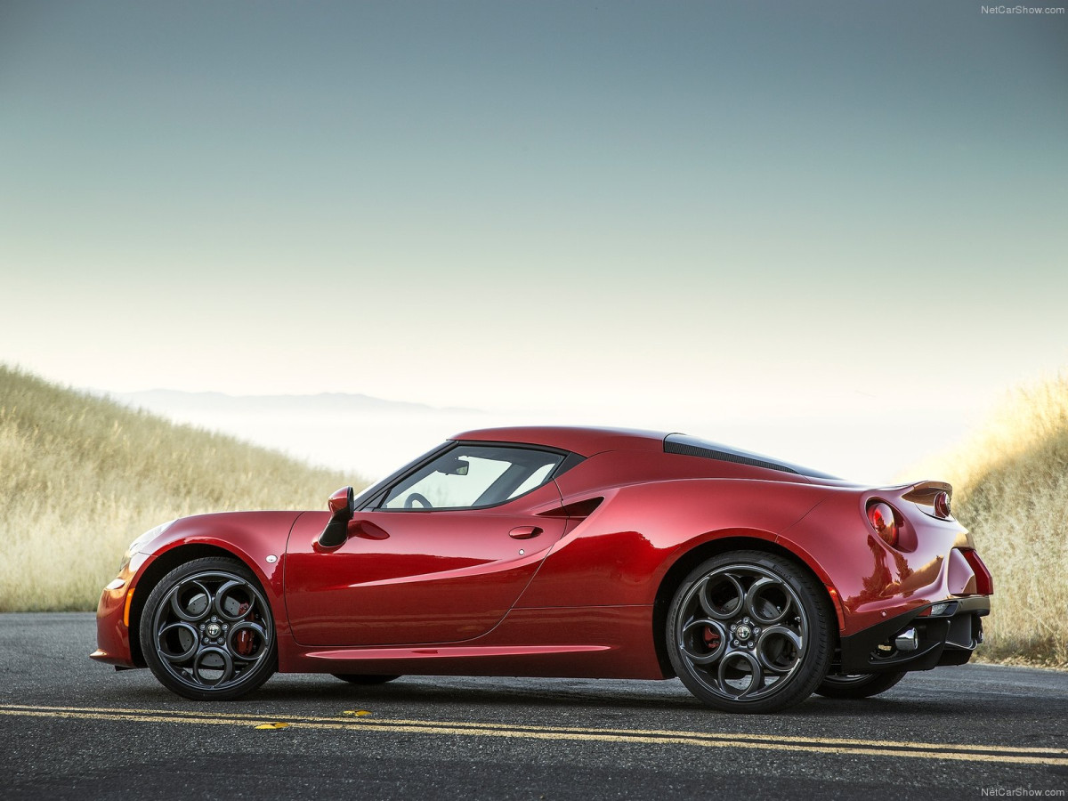 Alfa Romeo 4C Coupe US-Version фото 126808