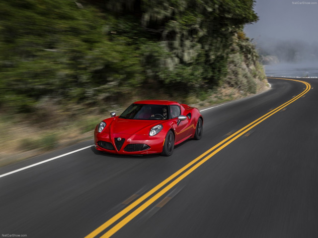 Alfa Romeo 4C Coupe US-Version фото