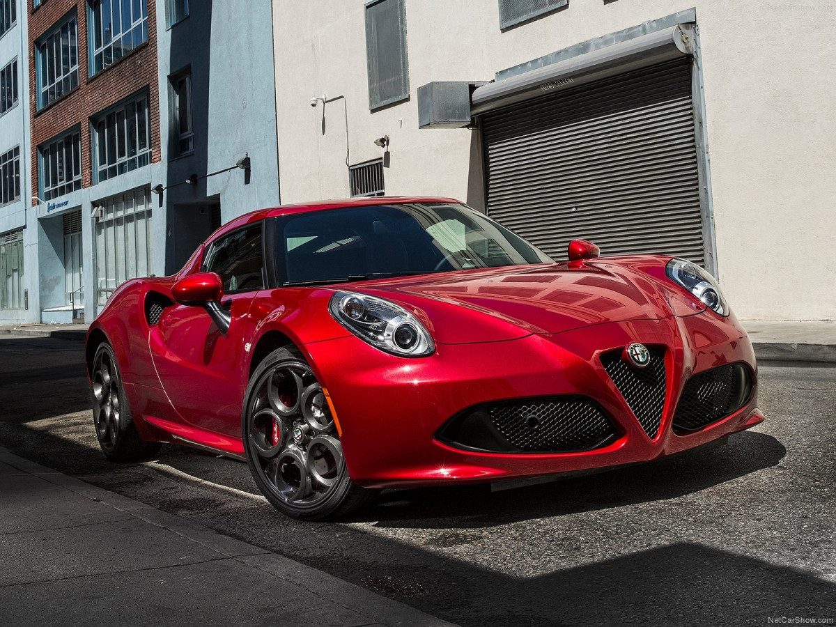 Alfa Romeo 4C Coupe US-Version фото 126825