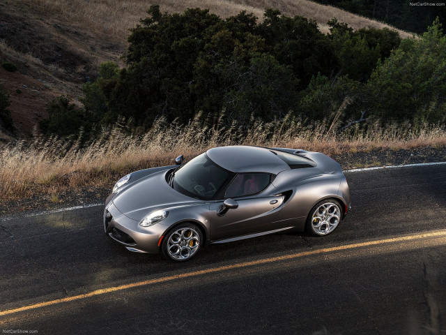 Alfa Romeo 4C Coupe US-Version фото