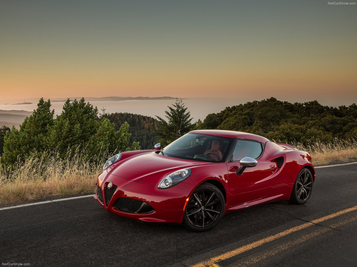 Alfa Romeo 4C Coupe US-Version фото 126833