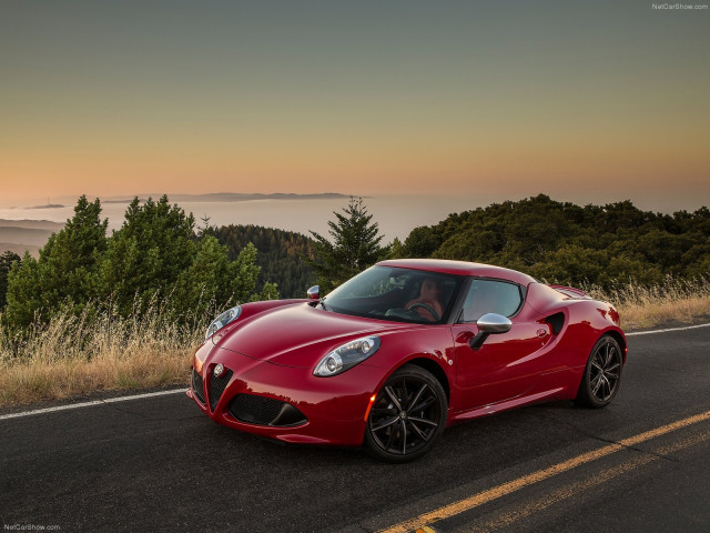 Alfa Romeo 4C Coupe US-Version фото