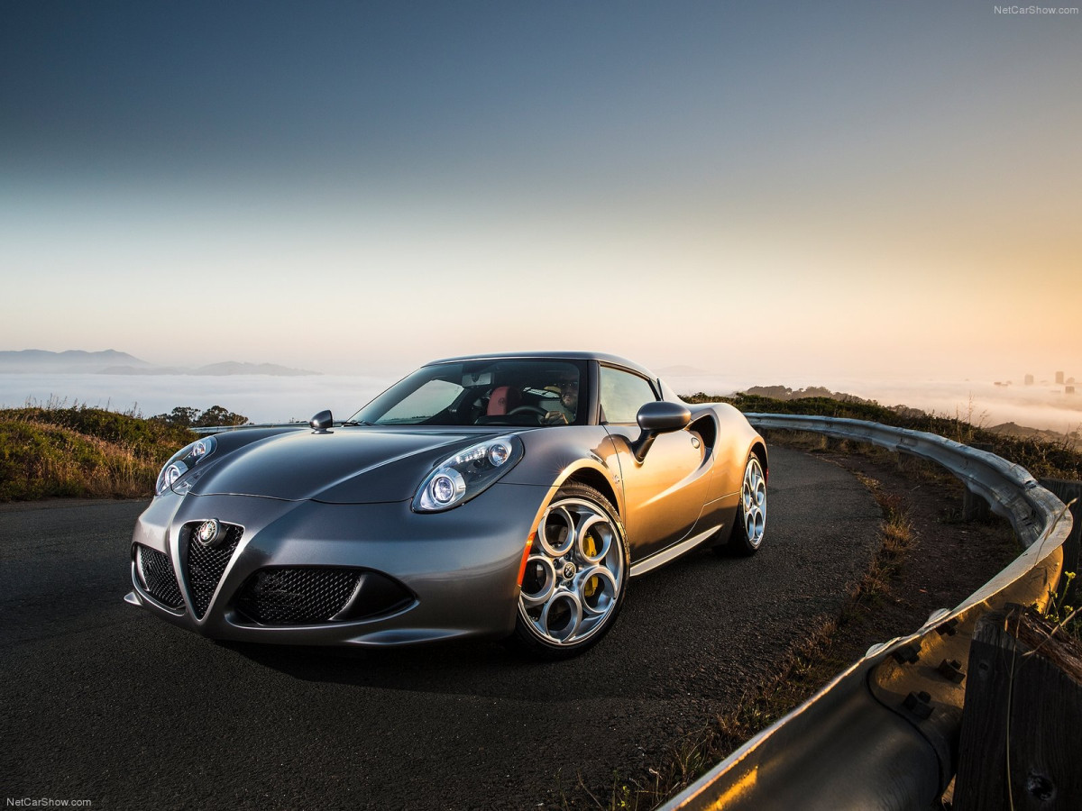 Alfa Romeo 4C Coupe US-Version фото 126837