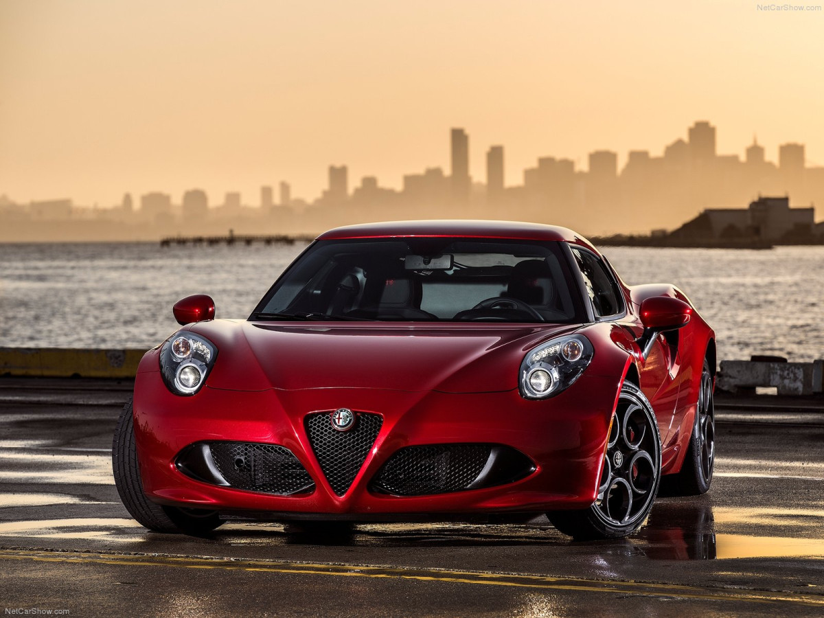 Alfa Romeo 4C Coupe US-Version фото 126838