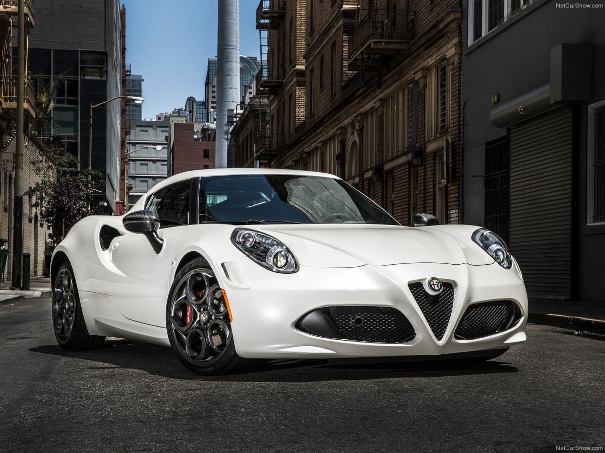 Alfa Romeo 4C Coupe US-Version фото 126840