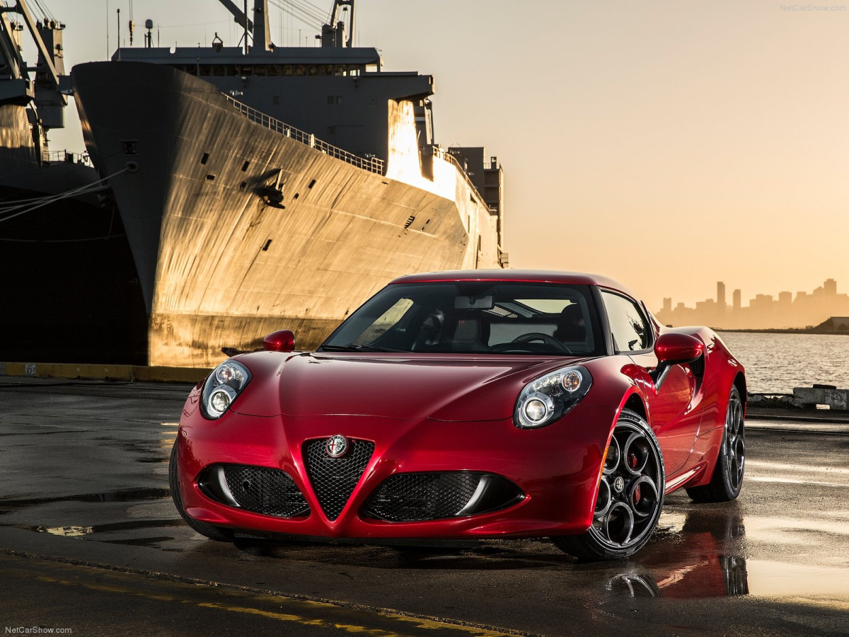 Alfa Romeo 4C Coupe US-Version фото 126841