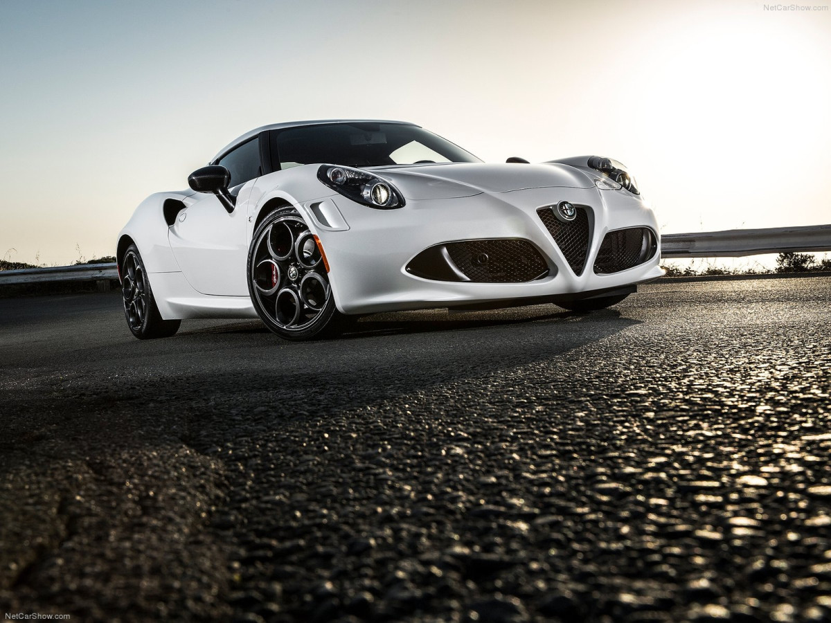 Alfa Romeo 4C Coupe US-Version фото 126844