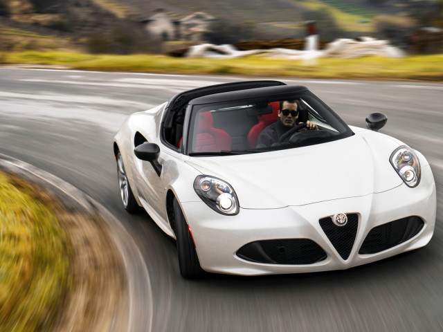 Alfa Romeo 4C Spider фото