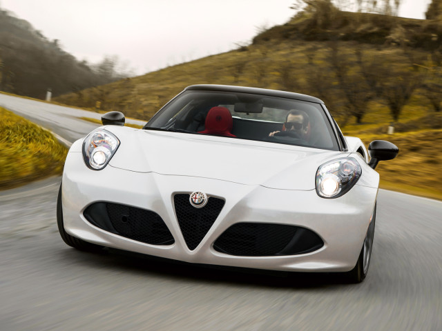 Alfa Romeo 4C Spider фото