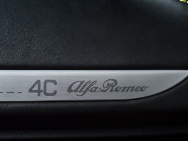 Alfa Romeo 4C Spider фото