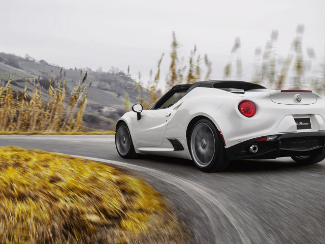 Alfa Romeo 4C Spider фото