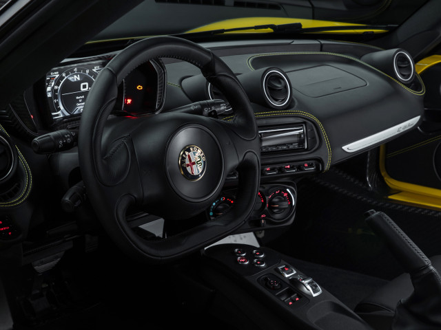 Alfa Romeo 4C Spider фото