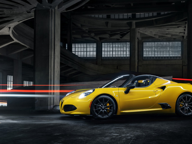 Alfa Romeo 4C Spider фото