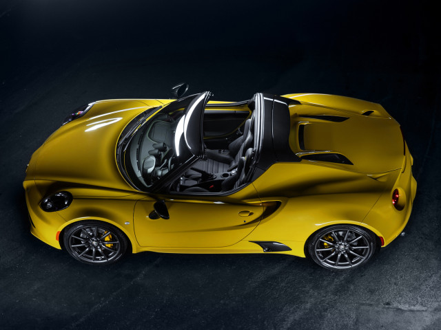 Alfa Romeo 4C Spider фото