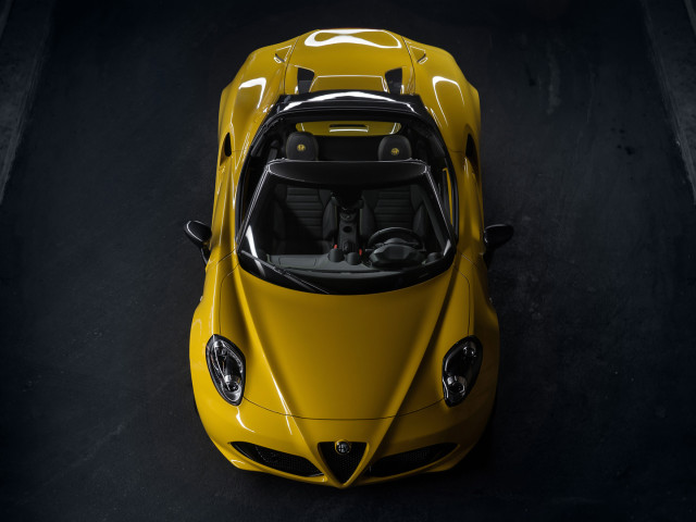 Alfa Romeo 4C Spider фото